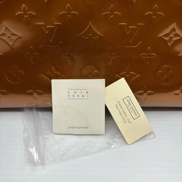 Louis Vuitton Monogram Vernis Handbag - Picture 13 of 15